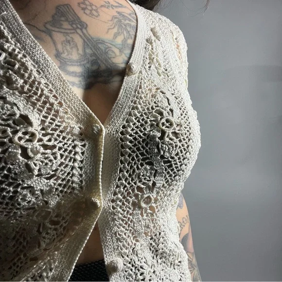 VINTAGE 60s Ivory Crochet Short Sleeve Cardigan Sweater XS - Picture 4 of 5